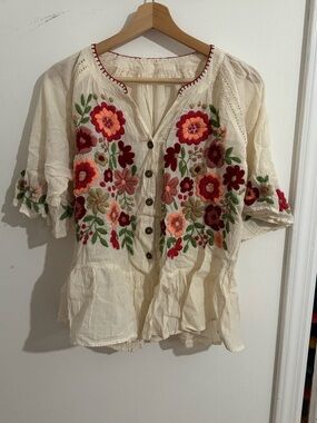 Embroidered Floral Button-Front Women’s Top - Cream with Red & Pink Flowers